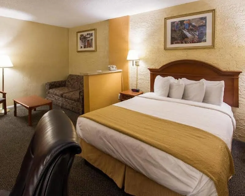 Quality Inn & Suites Goodyear - Phoenix West Hotel