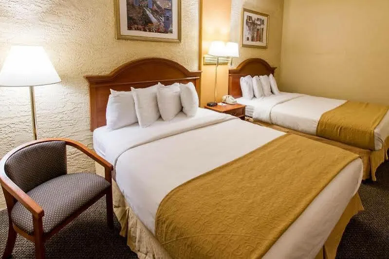 Quality Inn & Suites Goodyear - Phoenix West Hotel